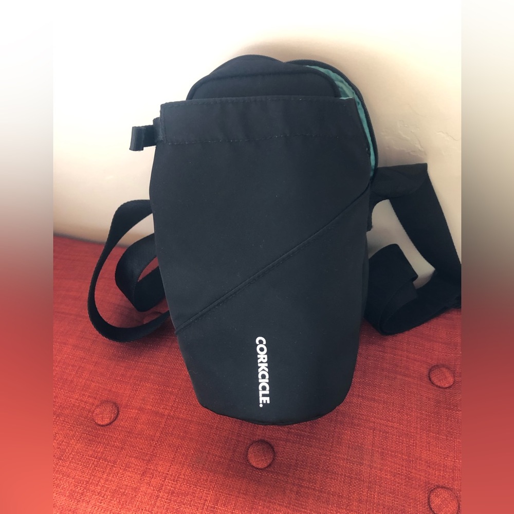 Corkcircle water bottle sling